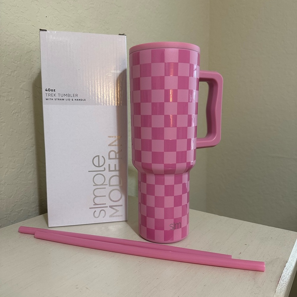 Simple Modern Pink Checkered Tumbler